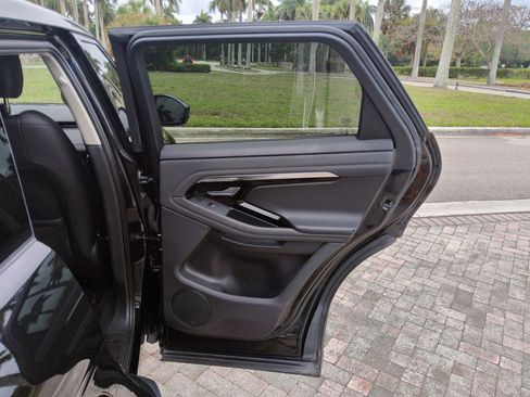 Used 2020 Land Rover Range Rover Evoque SE image 30