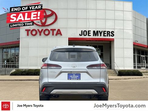 Used 2026 Toyota Corolla Cross L image 5