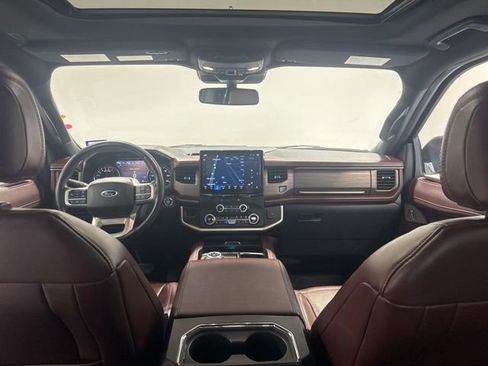 Used 2024 Ford Expedition Limited image 18