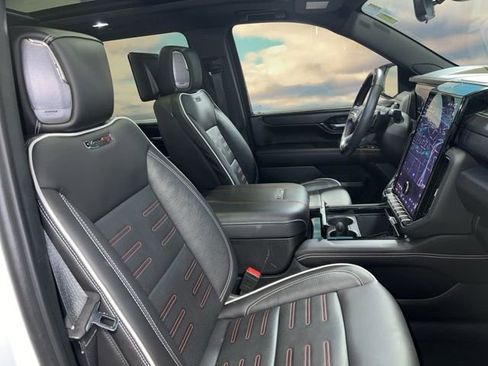 Used 2025 GMC Yukon XL AT4 Ultimate image 74