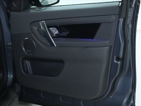 Used 2025 Land Rover Discovery Sport S image 34