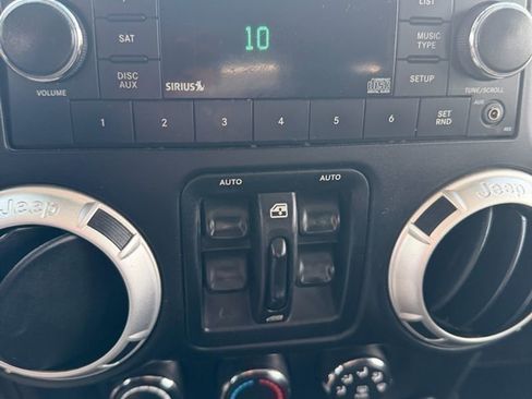 Used 2014 Jeep Wrangler Freedom Edition image 16