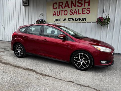 Used 2015 Ford Focus SE w/ SE Sport Package image 5