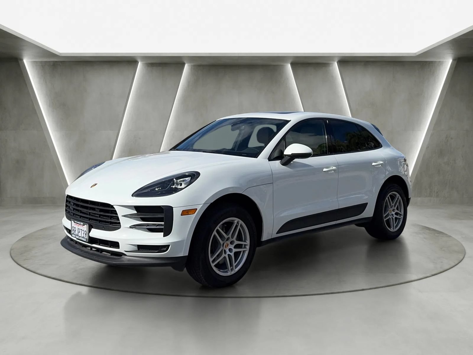 Used 2019 Porsche Macan AWD/4WD image 7
