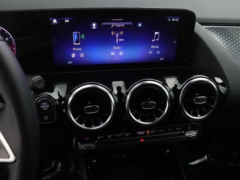 Certified 2026 Mercedes-Benz GLA 250 image 11