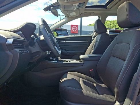Used 2023 Nissan Altima 2.5 SV w/ SV Premium Package AWD/4WD image 14