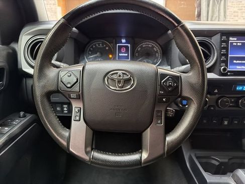 Used 2022 Toyota Tacoma TRD Sport w/ Technology Package AWD/4WD image 16