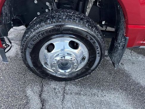 Used 2024 Ford F350 Platinum w/ FX4 Off-Road Package image 9