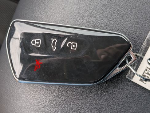 Used 2026 Volkswagen Tiguan S FWD image 27