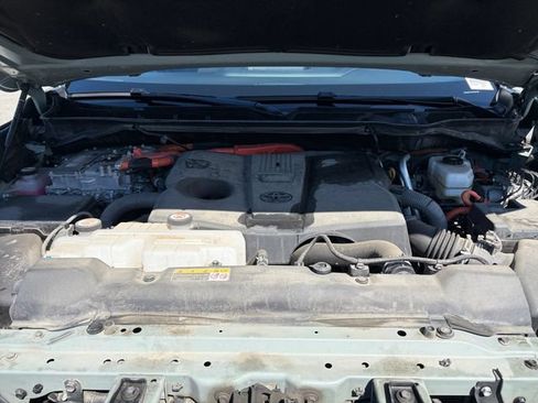 Used 2025 Toyota Sequoia SR5 w/ SR5 Premium Package AWD/4WD image 24
