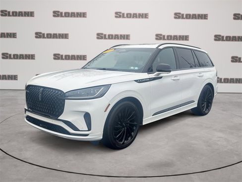 Used 2025 Lincoln Aviator Reserve w/ Equipment Group 201A image 1