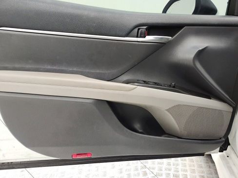 Used 2021 Toyota Camry SE image 11