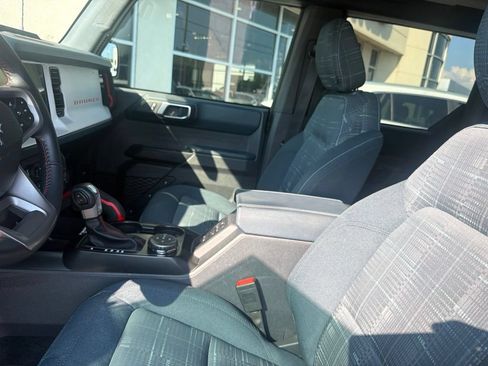 Used 2025 Ford Bronco Heritage Edition AWD/4WD image 2