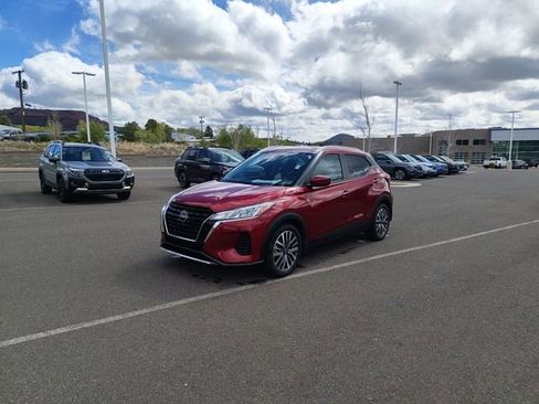Used 2023 Nissan Kicks SV image 7