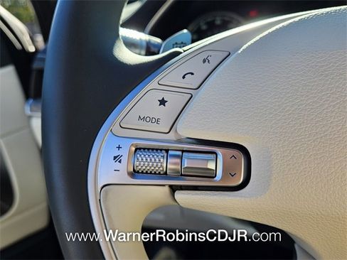 Used 2024 Genesis G80 image 27