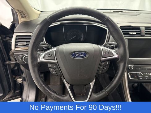 Used 2018 Ford Fusion SE w/ Fusion SE Technology Package image 15