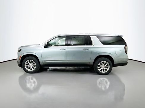 New 2025 Chevrolet Suburban Premier image 4