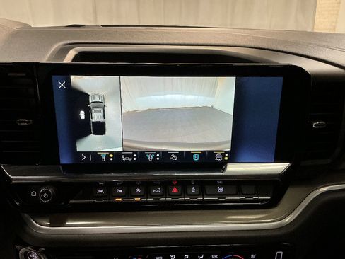 Used 2022 Chevrolet Silverado 1500 High Country AWD/4WD image 17
