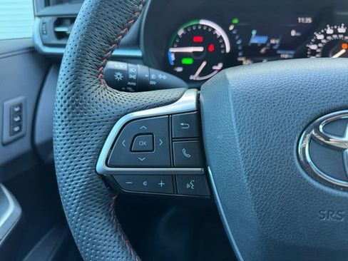 Used 2024 Toyota Sienna XSE image 7