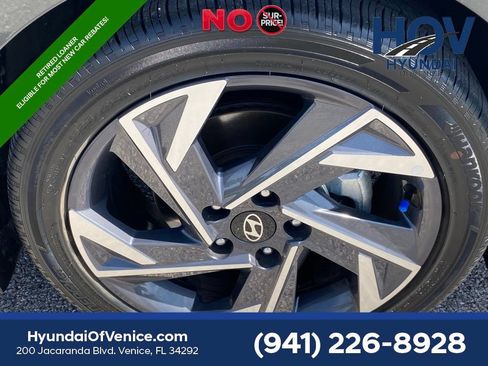 Certified 2026 Hyundai Elantra Limited FWD image 36