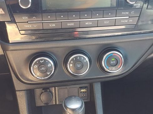Used 2014 Toyota Corolla L FWD image 14