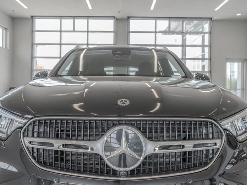 Certified 2025 Mercedes-Benz GLC 350e 4MATIC image 23