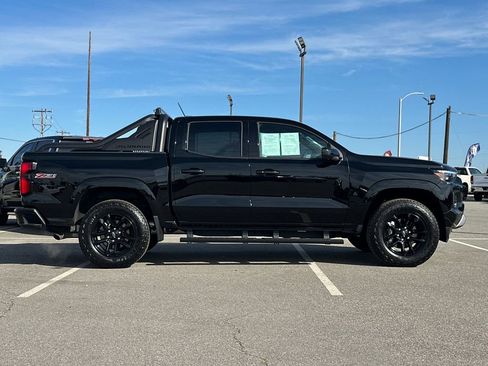 Used 2025 Chevrolet Colorado Z71 w/ Midnight Edition image 6