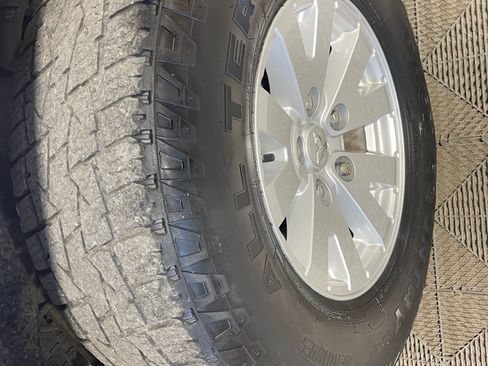 Used 2006 Mitsubishi Raider LS image 17