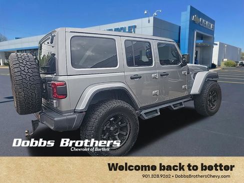 Used 2018 Jeep Wrangler Unlimited Sahara image 3