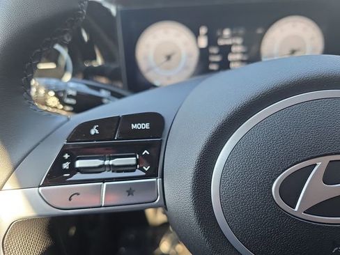 New 2026 Hyundai Elantra Limited FWD image 25