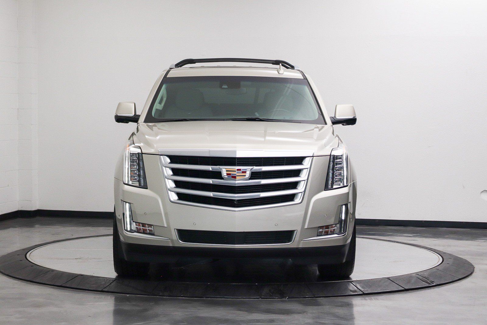 Used 2017 Cadillac Escalade Premium Luxury AWD/4WD image 8