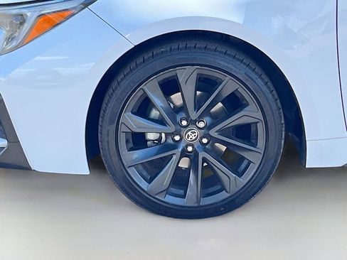 Used 2024 Toyota Corolla SE w/ SE Premium Package FWD image 30