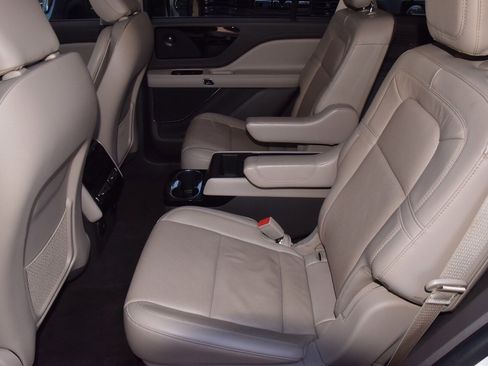 Used 2022 Lincoln Aviator Reserve w/ Equipment Group 201A image 14