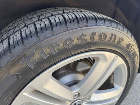 Used 2014 Volkswagen Touareg TDI image 26