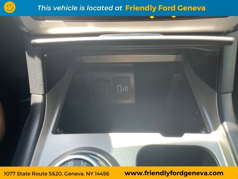 Used 2023 Ford Explorer XLT AWD/4WD image 24
