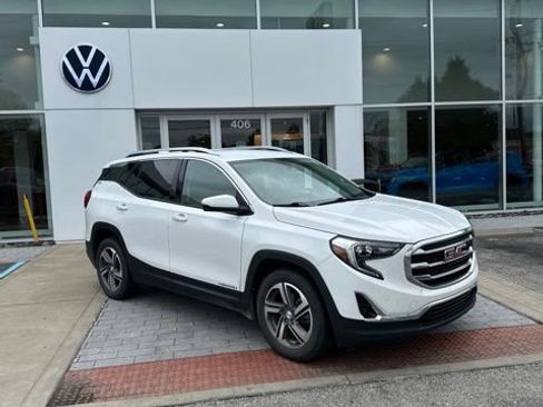 Used 2019 GMC Terrain SLT w/ Preferred Package FWD image 2
