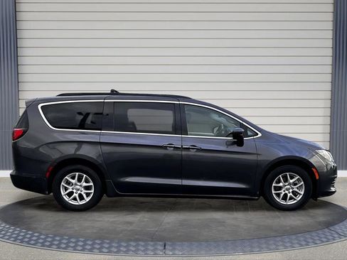 Used 2020 Chrysler Voyager Lxi image 8