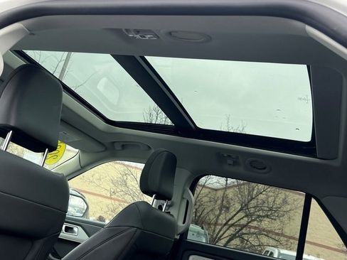 Certified 2025 Ford Explorer Active w/ Active Comfort Package image 2