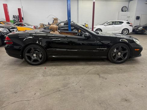 Used 2011 Mercedes-Benz SL 550 image 7