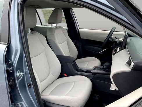 Used 2026 Toyota Corolla Cross L FWD image 9