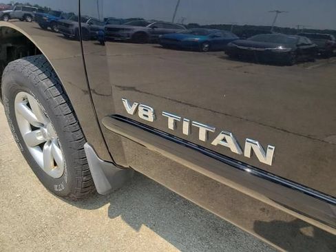 Used 2012 Nissan Titan SV w/ SV Premium Utility Pkg AWD/4WD image 11
