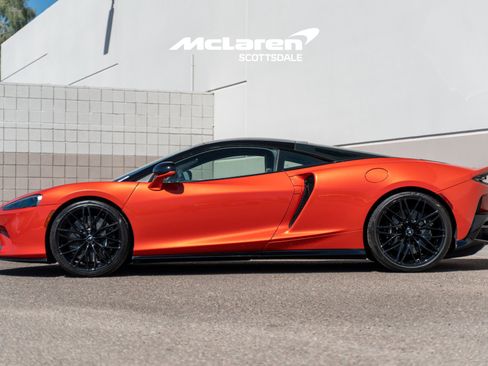 Used 2023 McLaren GT image 4