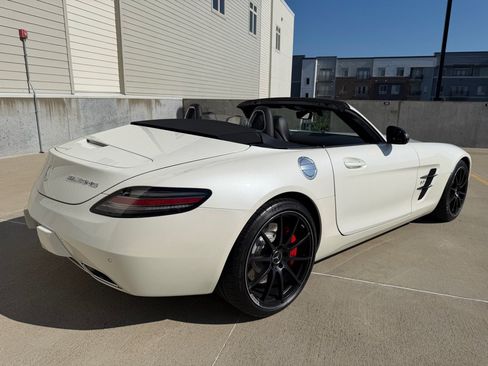 Used 2014 Mercedes-Benz SLS AMG GT Roadster image 3