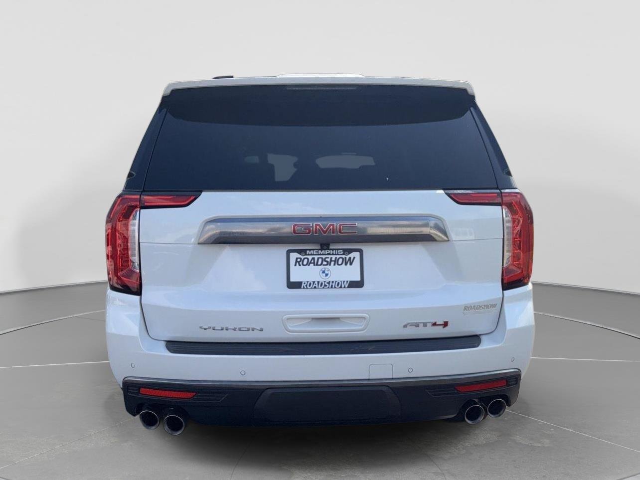 Used 2024 GMC Yukon XL AT4 w/ Technology Package AWD/4WD image 4