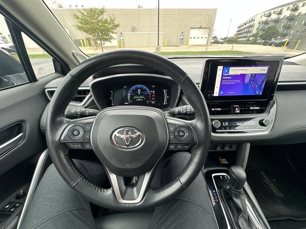 Used 2023 Toyota Corolla Cross XLE w/ Convenience Package AWD/4WD image 5