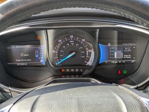 Used 2018 Ford Fusion Titanium FWD image 3