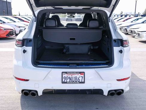 Used 2024 Porsche Cayenne E-Hybrid AWD/4WD image 27