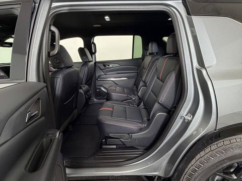 New 2026 Chevrolet Traverse RS w/ LPO, Floor Liner Package image 17