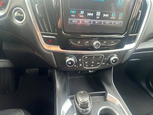 Used 2019 Chevrolet Traverse LT w/ LT Premium Package image 17