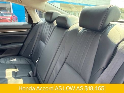 Used 2018 Honda Accord Touring image 17